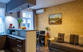 John Residence Apartment Brasov With Parking Option